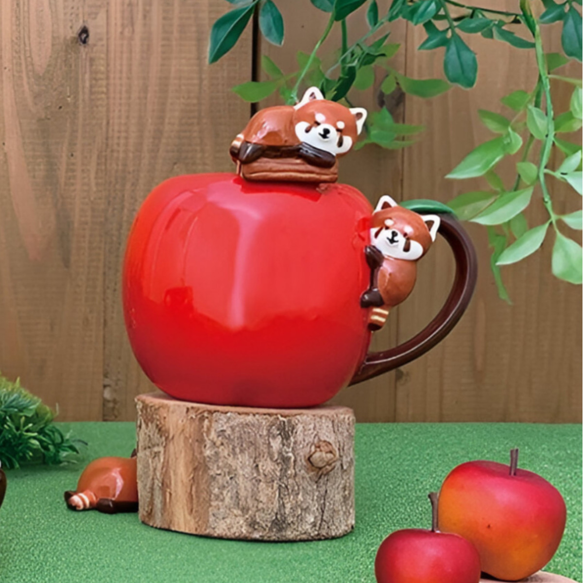レッサー りんごマグ 8