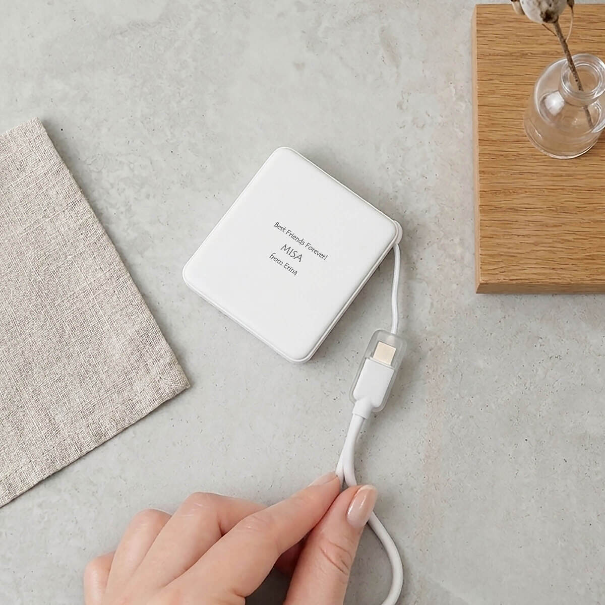 PD急速充電コードストラップ付モバイルチャージャー5000 ホワイト 2