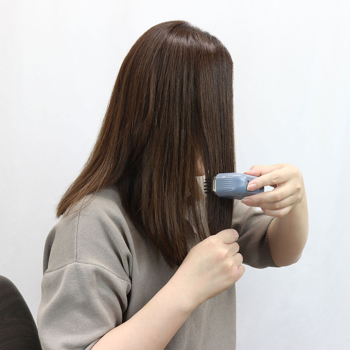 ラシィル コードレスヘアアイロンブラシ 10