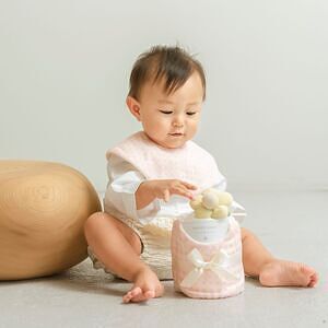 ギンガムチェックスタイとお花のラトルベビーケーキmini ピンク 1